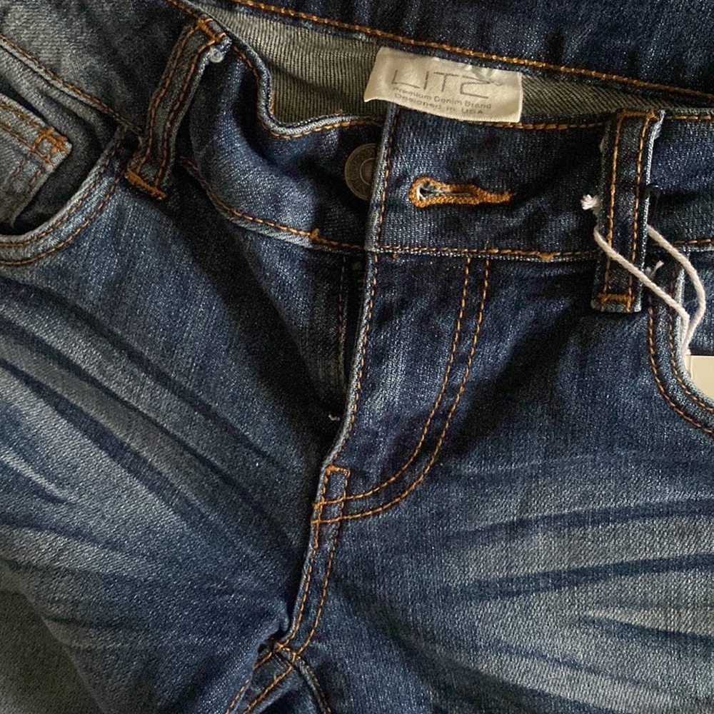 #JEANS - Picture 3 of 3